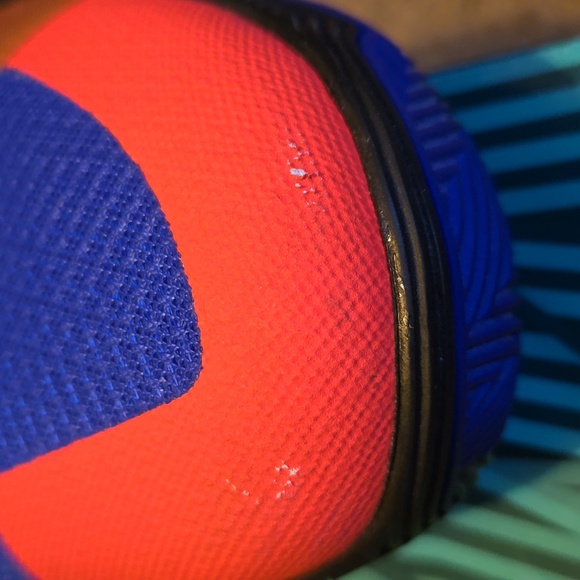 Kyrie Irving S1 Hybrid "What The" shoes (Slightly used, Box Included) - Picture 5 of 7